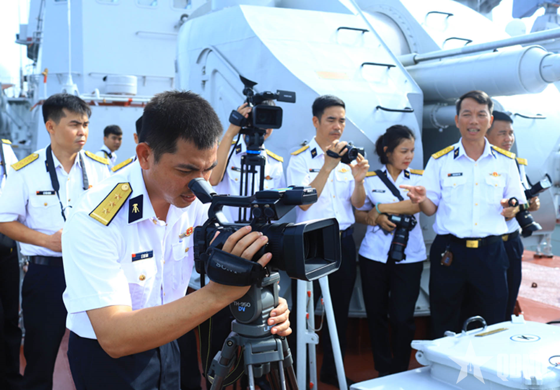 Vùng 2 Hải quân: Tập huấn kỹ năng quay phim, chụp ảnh, viết tin, bài